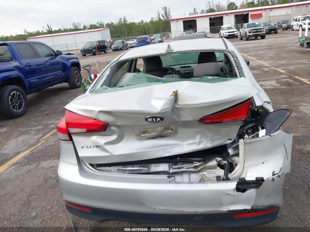 Aukcja sprzedaży 2017 Kia Forte Lx, vin: 3KPFK4A73HE015702, numer aukcji: 45193548