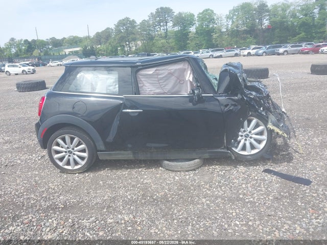 2021 Mini Hardtop Oxford Edition მანქანა იყიდება აუქციონზე, vin: WMWXR3C07M2N13593, აუქციონის ნომერი: 45193657