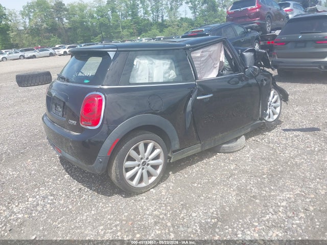 2021 Mini Hardtop Oxford Edition მანქანა იყიდება აუქციონზე, vin: WMWXR3C07M2N13593, აუქციონის ნომერი: 45193657