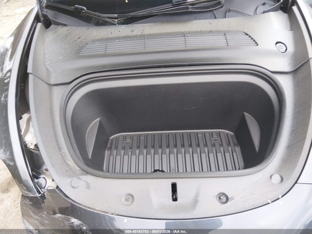 45193703 :رقم المزاد ، 7SAYGDED0RF093475 vin ، 2024 Tesla Model Y Long Range Single Motor Rear-wheel Drive/rwd مزاد بيع