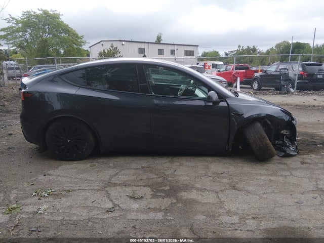 45193703 :رقم المزاد ، 7SAYGDED0RF093475 vin ، 2024 Tesla Model Y Long Range Single Motor Rear-wheel Drive/rwd مزاد بيع