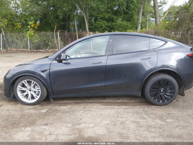 45193703 :رقم المزاد ، 7SAYGDED0RF093475 vin ، 2024 Tesla Model Y Long Range Single Motor Rear-wheel Drive/rwd مزاد بيع