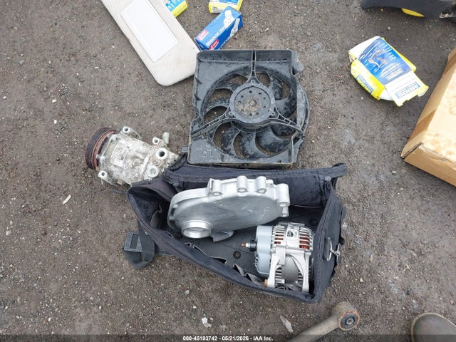 2001 Jeep Cherokee Sport მანქანა იყიდება აუქციონზე, vin: 1J4FF47S01L571814, აუქციონის ნომერი: 45193742