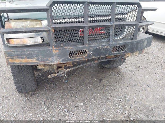 45193799 :رقم المزاد ، 1GTGC13U22F126113 vin ، 2002 Gmc Sierra 1500hd Sle مزاد بيع