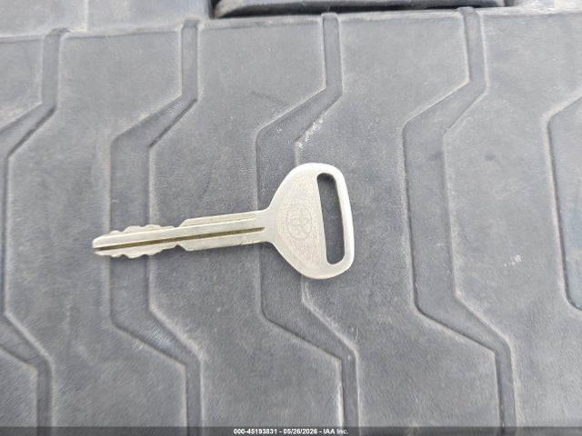 Продажа на аукционе авто 2004 Toyota Camry Le, vin: 4T1BE32K34U894189, номер лота: 45193831