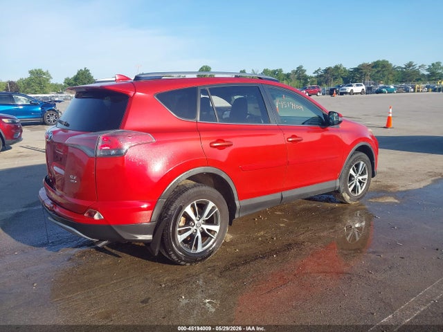 Toyota Rav4 Xle 2017 JTMRFREV7HJ157075 Image 4