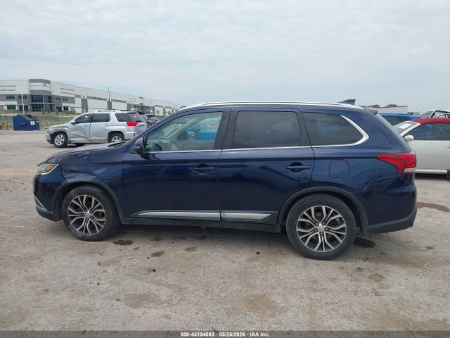 Продажа на аукционе авто 2018 Mitsubishi Outlander Sel, vin: JA4AD3A34JZ065864, номер лота: 45194093