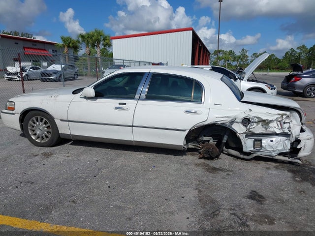 Продаж на аукціоні авто 2007 Lincoln Town Car Signature, vin: 1LNHM81V77Y612137, номер лоту: 45194182