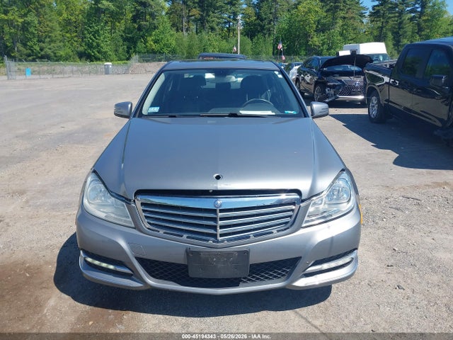 45194343 :رقم المزاد ، WDDGF8AB3DG124388 vin ، 2013 Mercedes-benz C 300 Luxury 4matic مزاد بيع