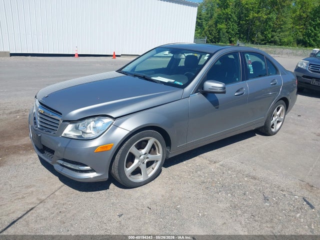 45194343 :رقم المزاد ، WDDGF8AB3DG124388 vin ، 2013 Mercedes-benz C 300 Luxury 4matic مزاد بيع