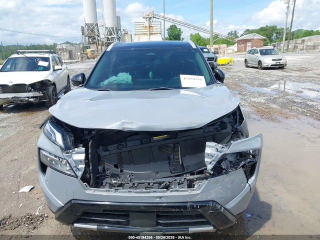 JN8BT3DC2RW070958 Nissan Rogue Platinum Fwd