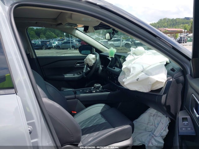 JN8BT3DC2RW070958 Nissan Rogue Platinum Fwd