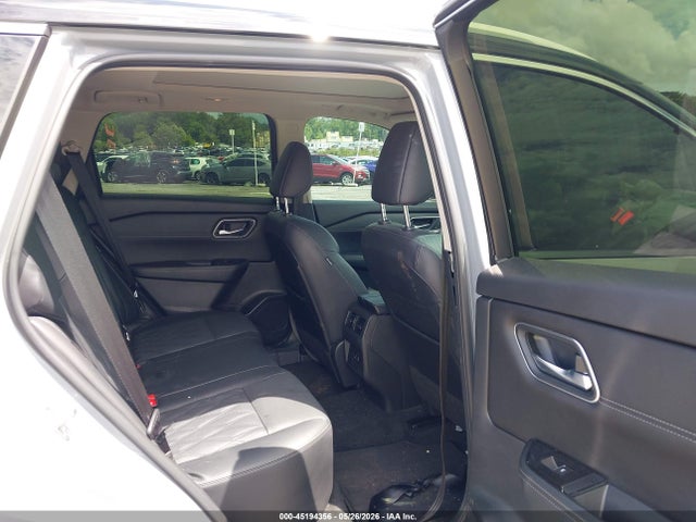 JN8BT3DC2RW070958 Nissan Rogue Platinum Fwd