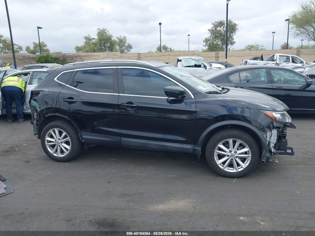 JN1BJ1CP8HW024076 Nissan Rogue Sport Sv