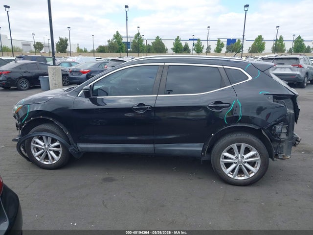 JN1BJ1CP8HW024076 Nissan Rogue Sport Sv