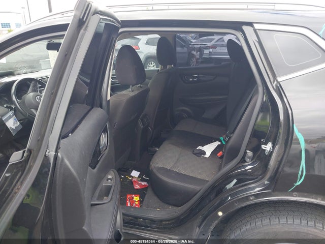 JN1BJ1CP8HW024076 Nissan Rogue Sport Sv