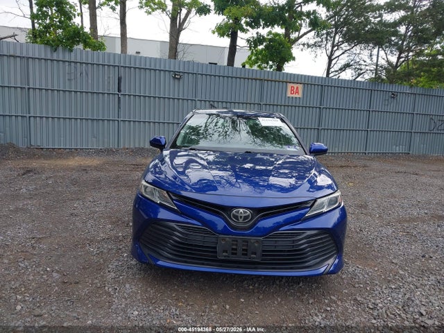 2018 Toyota Camry Le მანქანა იყიდება აუქციონზე, vin: JTNB11HK9J3010037, აუქციონის ნომერი: 45194368