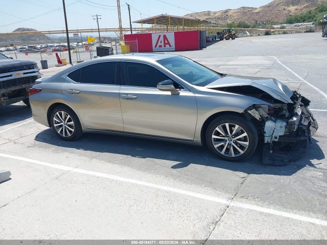 Lexus ES 300H 2021 58ACA1C18MU002005 Image 14