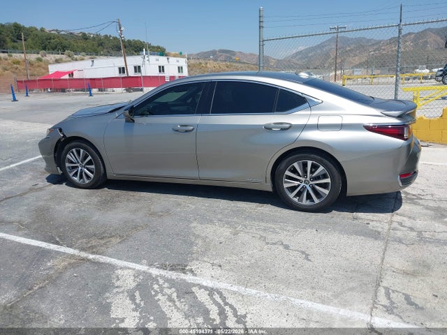 Lexus ES 300H 2021 58ACA1C18MU002005 Image 15