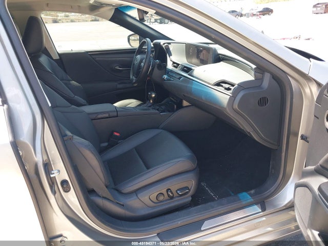 Lexus ES 300H 2021 58ACA1C18MU002005 Image 5