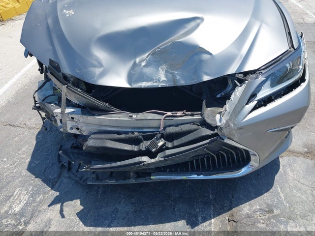Lexus ES 300H 2021 58ACA1C18MU002005 Image 6