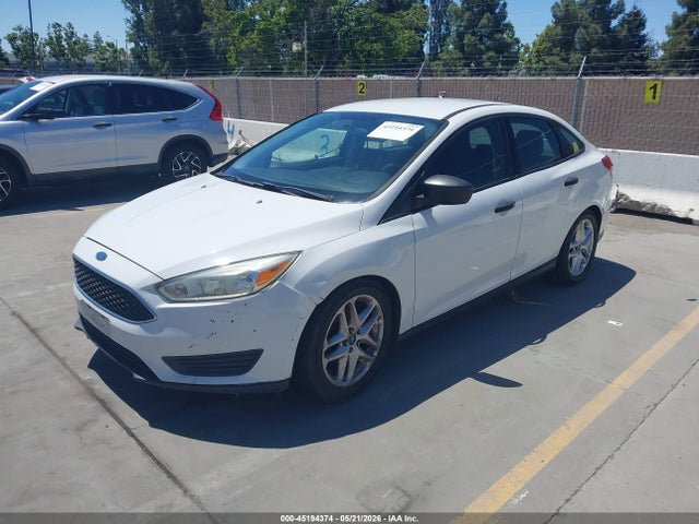 2015 Ford Focus S მანქანა იყიდება აუქციონზე, vin: 1FADP3E2XFL306774, აუქციონის ნომერი: 45194374