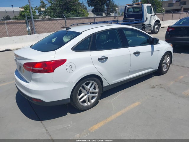 2015 Ford Focus S მანქანა იყიდება აუქციონზე, vin: 1FADP3E2XFL306774, აუქციონის ნომერი: 45194374