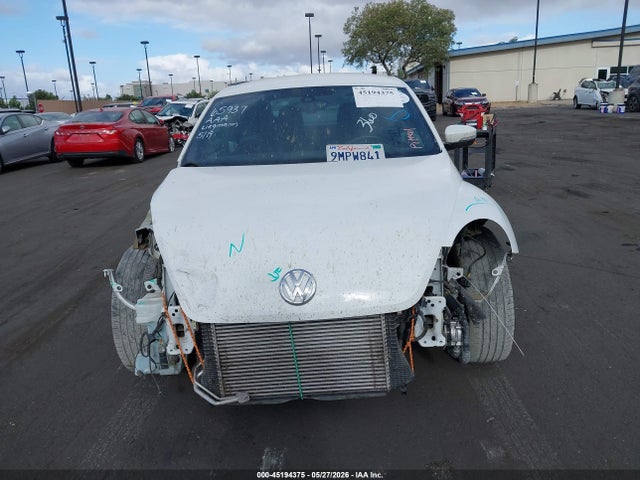 2016 Volkswagen Beetle 1.8t Se მანქანა იყიდება აუქციონზე, vin: 3VWJ17AT3GM636130, აუქციონის ნომერი: 45194375