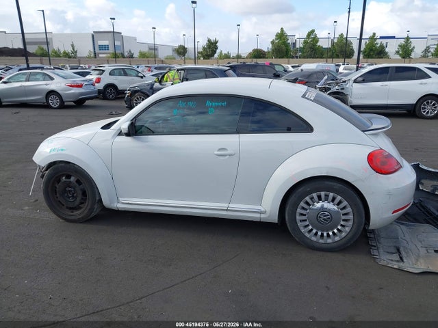 2016 Volkswagen Beetle 1.8t Se მანქანა იყიდება აუქციონზე, vin: 3VWJ17AT3GM636130, აუქციონის ნომერი: 45194375