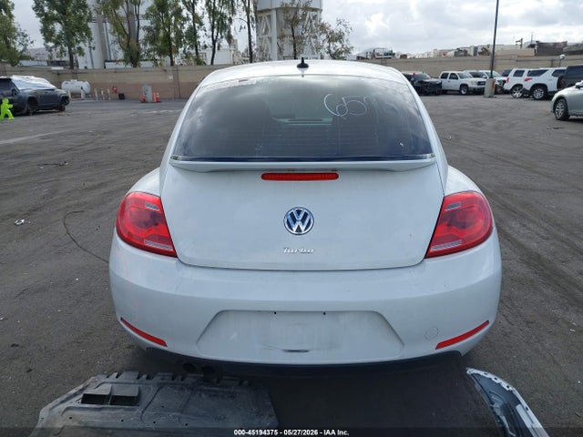 2016 Volkswagen Beetle 1.8t Se მანქანა იყიდება აუქციონზე, vin: 3VWJ17AT3GM636130, აუქციონის ნომერი: 45194375