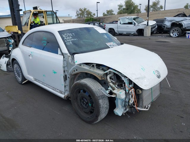 2016 Volkswagen Beetle 1.8t Se მანქანა იყიდება აუქციონზე, vin: 3VWJ17AT3GM636130, აუქციონის ნომერი: 45194375