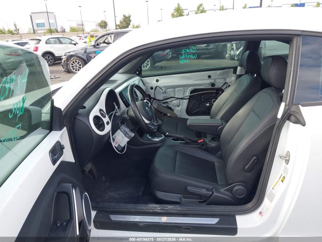 2016 Volkswagen Beetle 1.8t Se მანქანა იყიდება აუქციონზე, vin: 3VWJ17AT3GM636130, აუქციონის ნომერი: 45194375
