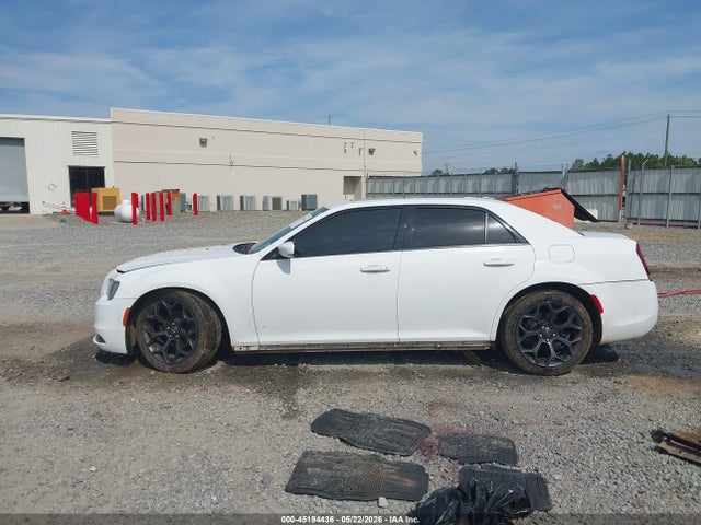 45194436 :رقم المزاد ، 2C3CCABG3KH604925 vin ، 2019 Chrysler 300 300s مزاد بيع