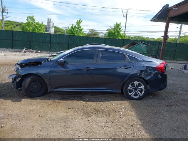45194482 :رقم المزاد ، 2HGFC2F5XJH565371 vin ، 2018 Honda Civic Lx مزاد بيع