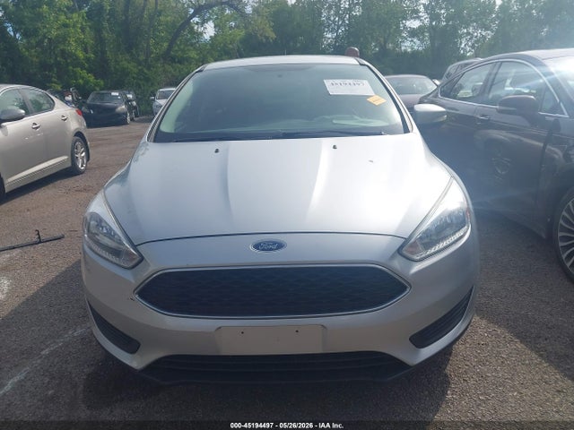 45194497 :رقم المزاد ، 1FADP3F27HL318723 vin ، 2017 Ford Focus Se مزاد بيع