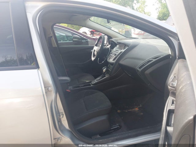 45194497 :رقم المزاد ، 1FADP3F27HL318723 vin ، 2017 Ford Focus Se مزاد بيع