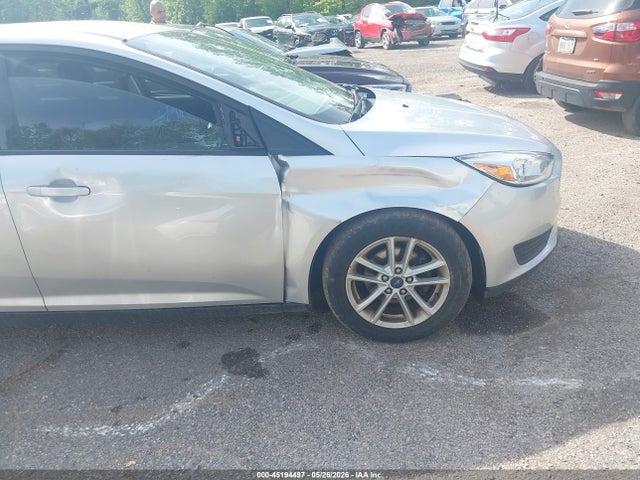 45194497 :رقم المزاد ، 1FADP3F27HL318723 vin ، 2017 Ford Focus Se مزاد بيع