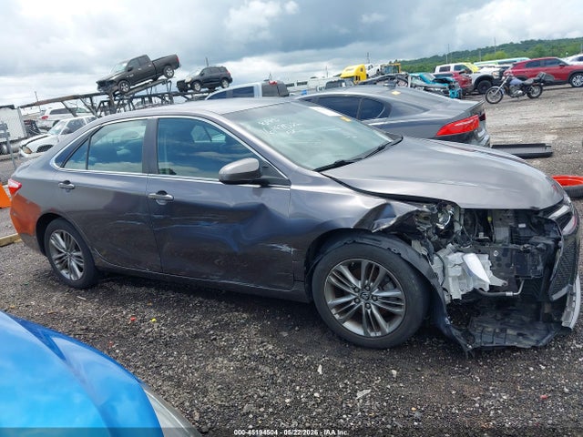45194504 :رقم المزاد ، 4T1BF1FK0GU176406 vin ، 2016 Toyota Camry Se مزاد بيع