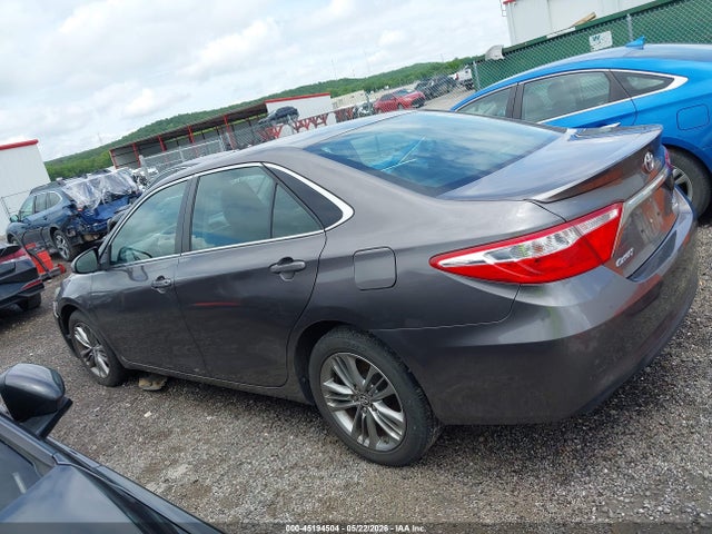 45194504 :رقم المزاد ، 4T1BF1FK0GU176406 vin ، 2016 Toyota Camry Se مزاد بيع