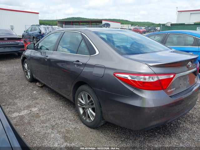 45194504 :رقم المزاد ، 4T1BF1FK0GU176406 vin ، 2016 Toyota Camry Se مزاد بيع
