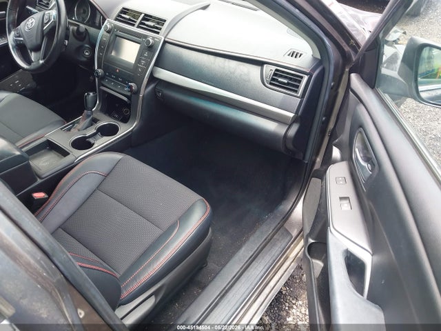 45194504 :رقم المزاد ، 4T1BF1FK0GU176406 vin ، 2016 Toyota Camry Se مزاد بيع
