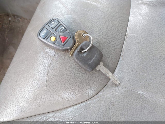 Продажа на аукционе авто 2001 Volvo V70 Xc, vin: YV1SZ58D311033132, номер лота: 45194541