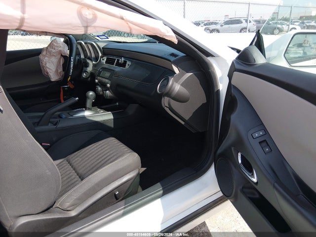45194609 :رقم المزاد ، 2G1FB1E37F9240781 vin ، 2015 Chevrolet Camaro 2ls مزاد بيع