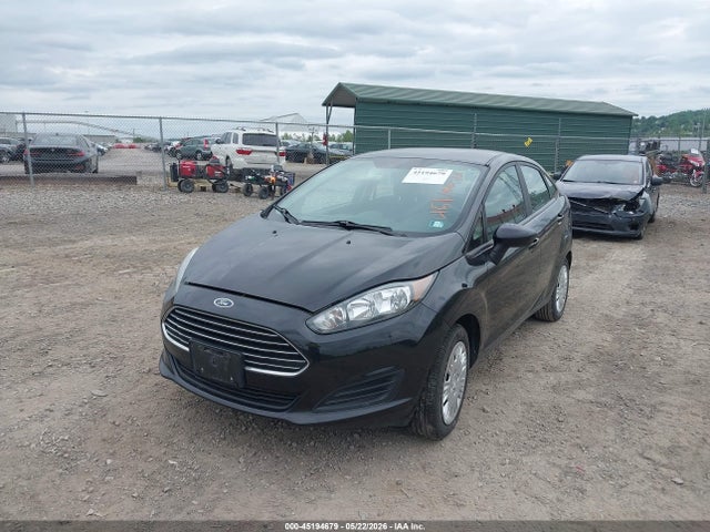 45194679 :رقم المزاد ، 3FADP4AJ1FM178832 vin ، 2015 Ford Fiesta S مزاد بيع