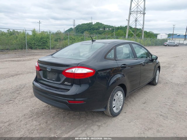 45194679 :رقم المزاد ، 3FADP4AJ1FM178832 vin ، 2015 Ford Fiesta S مزاد بيع
