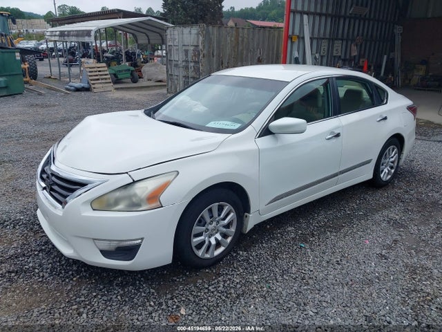 Nissan Altima 2.5 S 2015 1N4AL3AP4FC464852 Image 2