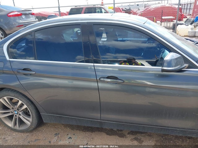 45194784 :رقم المزاد ، WBA8B9G52HNU50408 vin ، 2017 Bmw 330i مزاد بيع