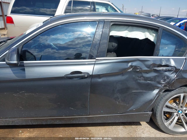 45194784 :رقم المزاد ، WBA8B9G52HNU50408 vin ، 2017 Bmw 330i مزاد بيع