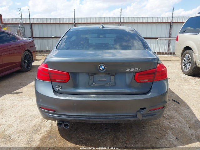 45194784 :رقم المزاد ، WBA8B9G52HNU50408 vin ، 2017 Bmw 330i مزاد بيع