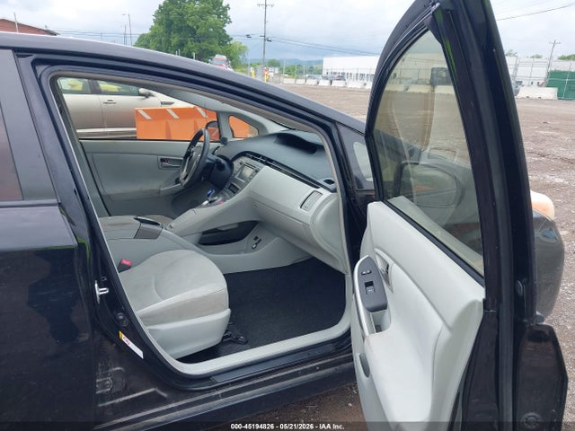45194826 :رقم المزاد ، JTDKN3DU8D0354251 vin ، 2013 Toyota Prius Two مزاد بيع